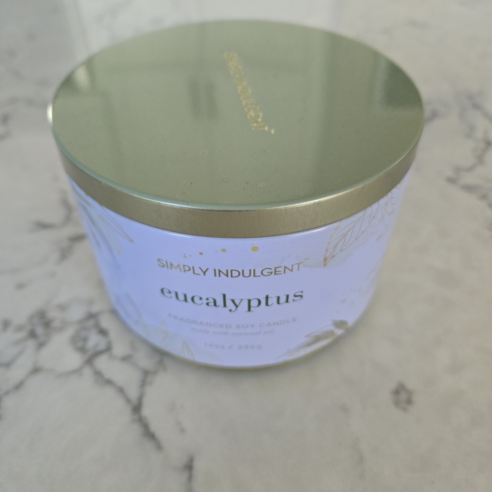 Eucalyptus Scented Soy Candle - Green